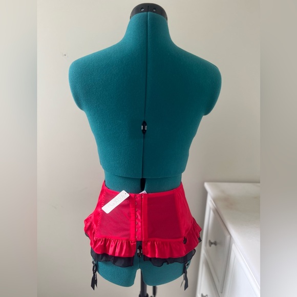 *New* Là Senza Garter Skirt (Red/Black, Small) with Tag - Picture 3 of 3